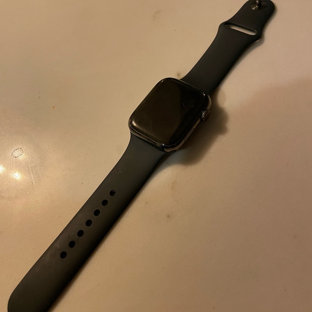 Apple Watch Series 8 GPS + Cellular